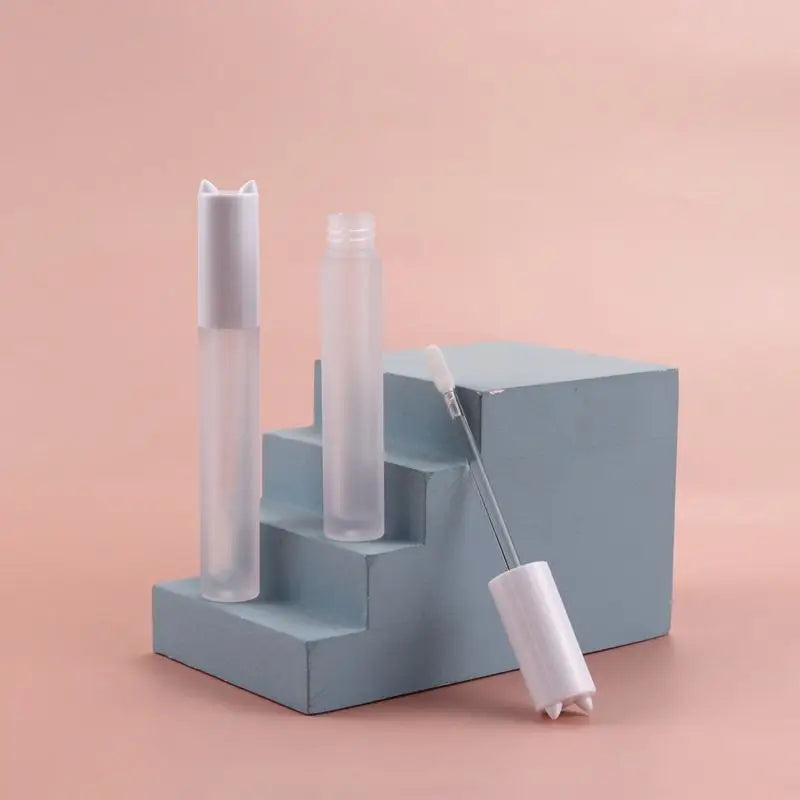 Ready to Ship New DIY White Cute Cat Top Long Slim Frosted Wands Plastic Empty Lip Gloss Tubes Packaging 5ml