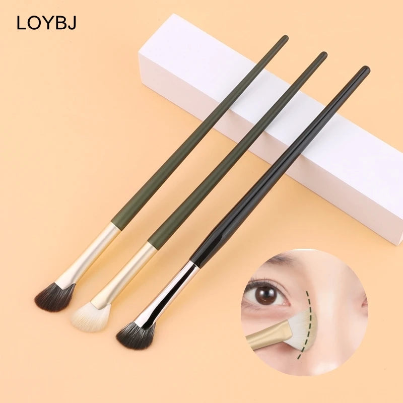 Wholesale Nose Shadow Makeup Brush Soft Synthetic Hair & Wood Handle Angle Fan Brush for Eyeshadow Highlighter Bronzer Contour