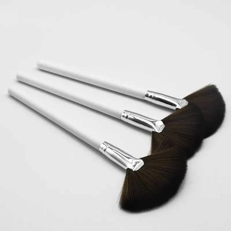 Wholesale Fan Shape Foundation Brush Soft Nylon Hair Highlight Cosmetic Facial Mask Brush
