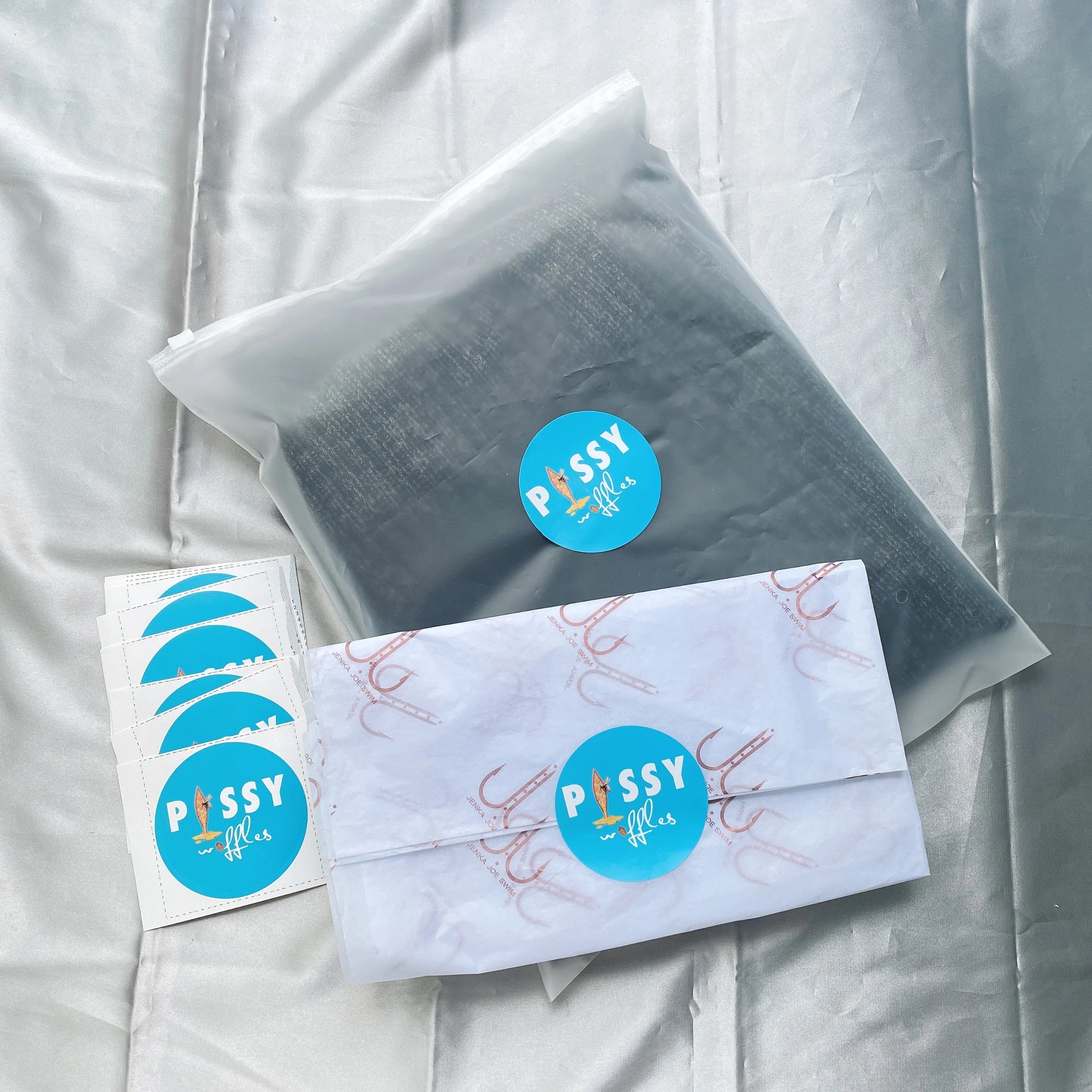 Custom Logo Coated Paper Sticker Waterproof  Round Sticker Clear Label Packaging Thank You Stickers for Small Business