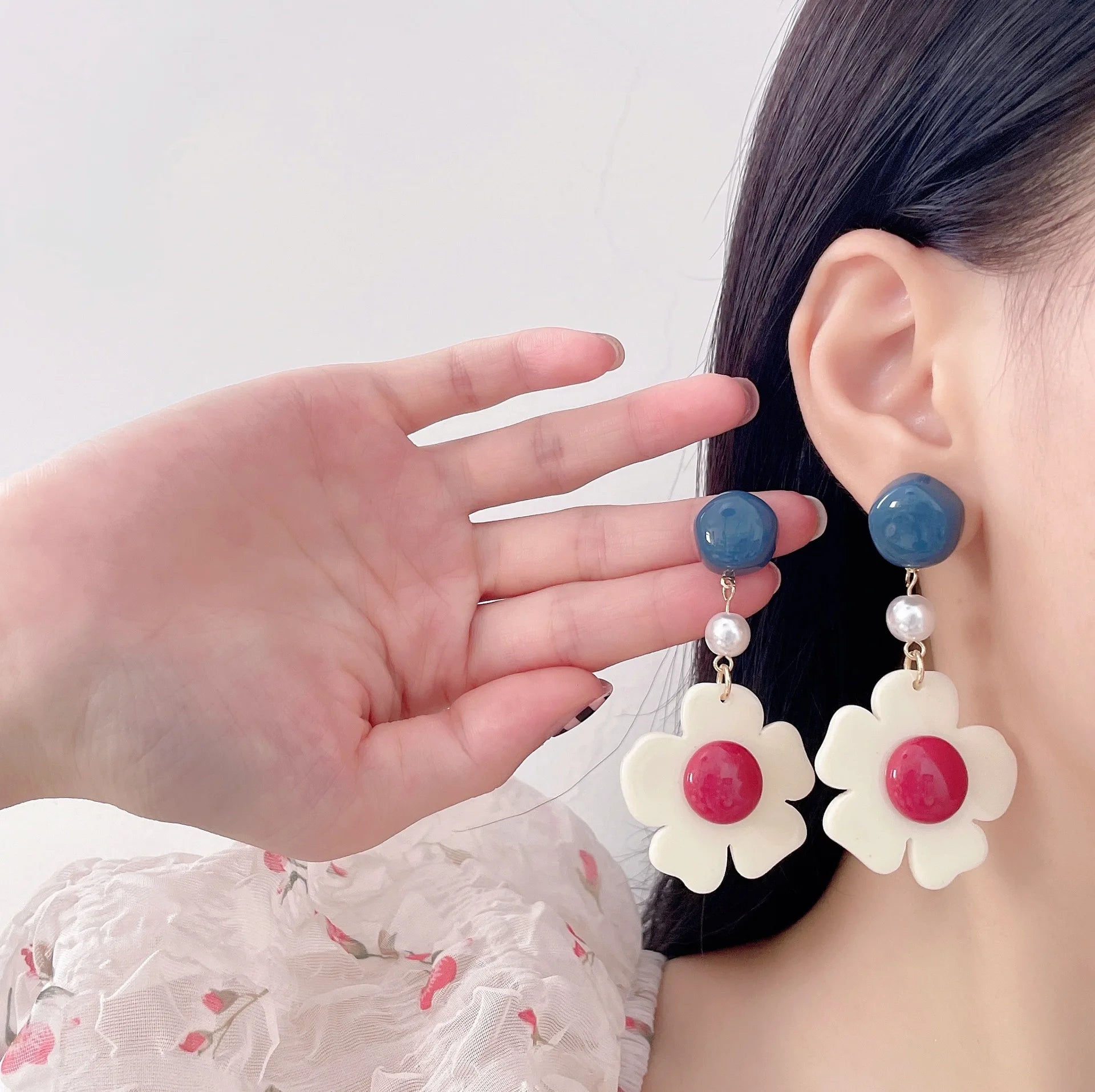 Vintage Sweet Color Korean Style Pearl Stud Earrings Resin Flower Dangle Earrings to My Daughter