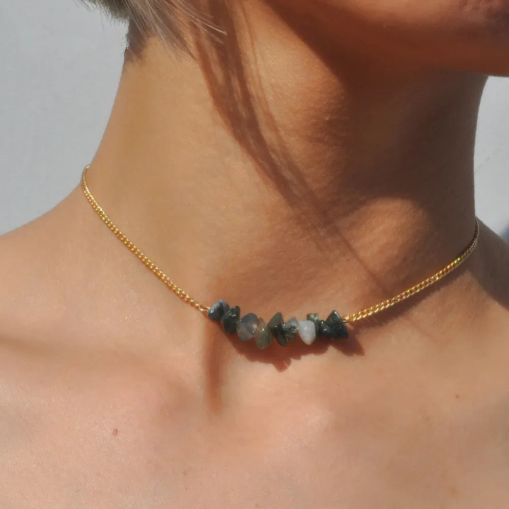 Irregular Natural Stone Gravel Pendant Necklace Clavicle Chain Gold Speckled Crystal for Parties Christian Christian Great Gift