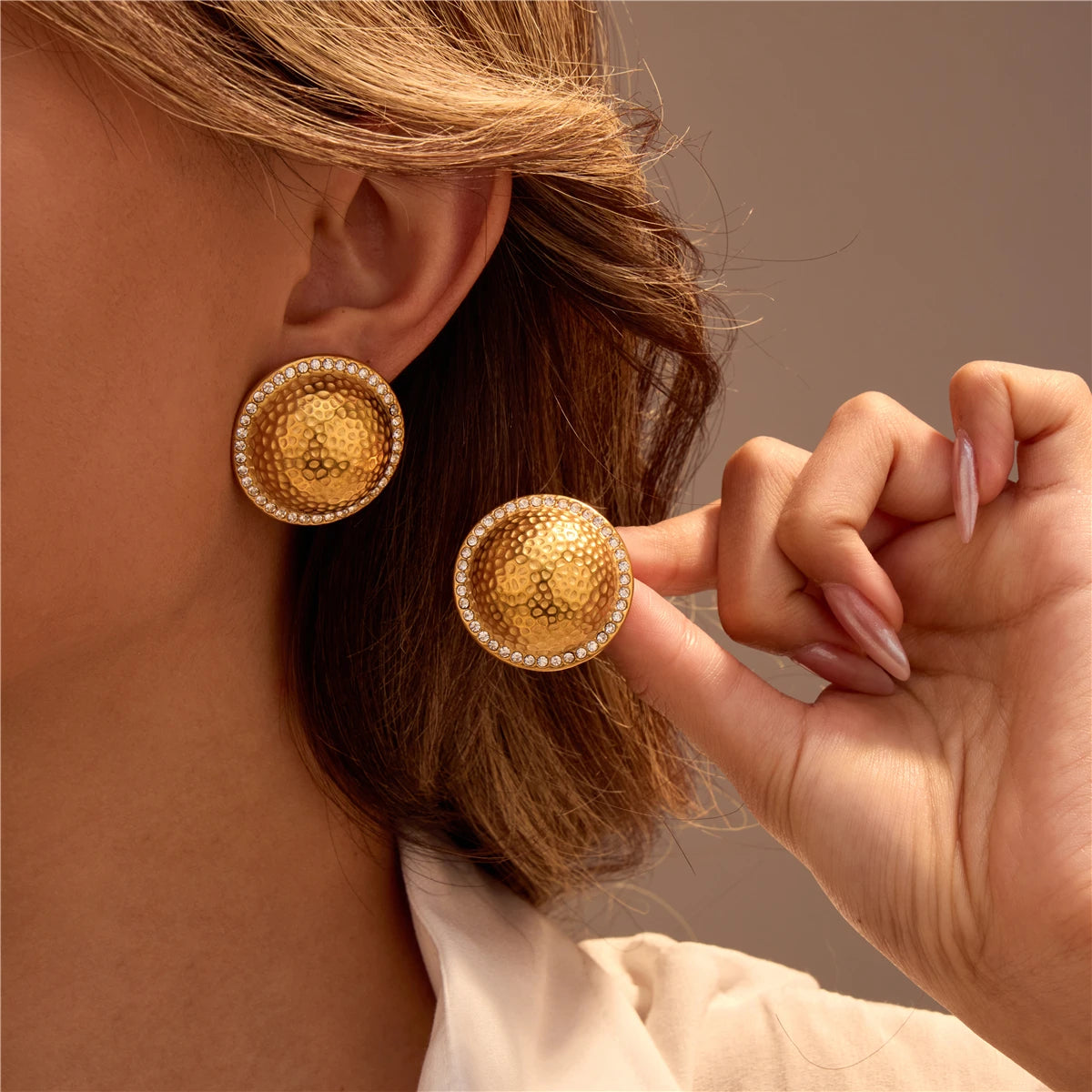 Hawaiian Bohemian Summer Fashion Gold Earrings Zircon Surrounding Stainless Steel Round Mirrored Hammered Gold Earrings