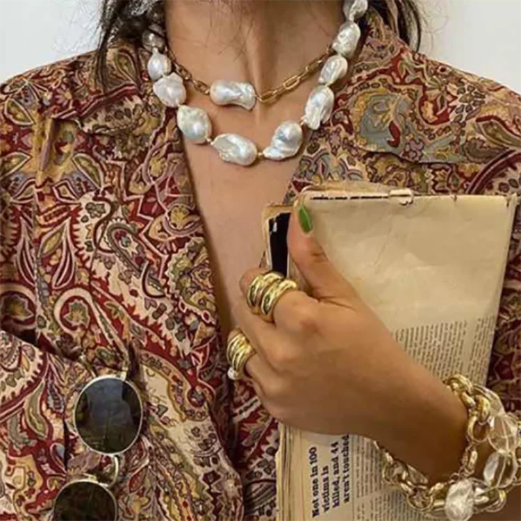 2023 Elegant Pearl Choker Jewelry Necklace Baroque Irregular Simulated Pearl Statement Necklace for Women
