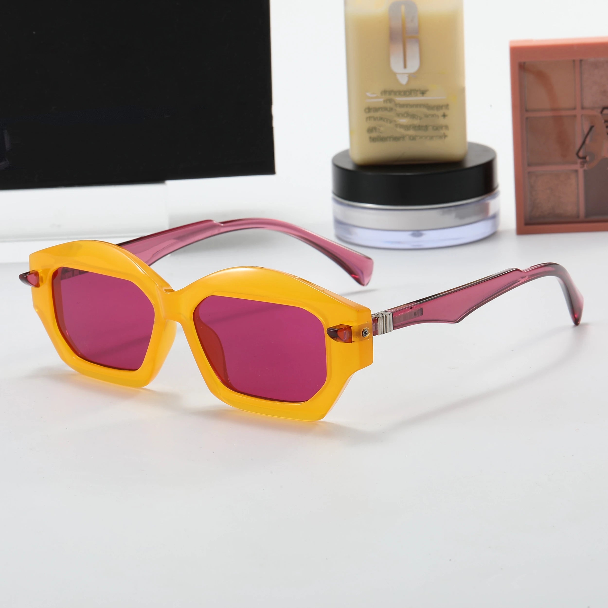 Women's Retro Hip Hop Sunglasses 2025 Custom Logo Candy Color UV400 Black PC Frame Lens Shades Orange/Brown