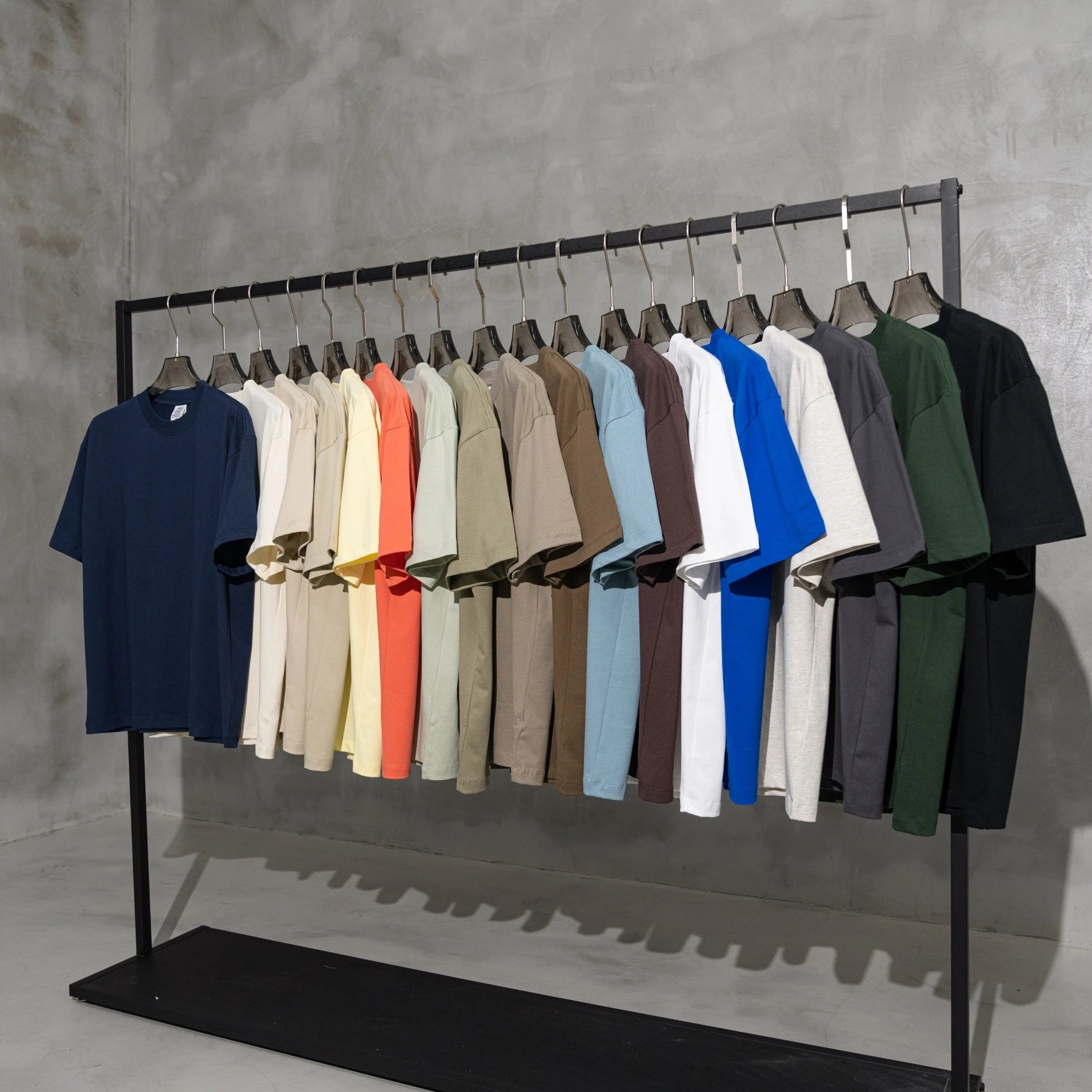 Wholesale 100% Cotton 305GSM Men's Plain White Oversized Street Style Eco-Friendly T-Shirt Customizable Heavyweight Blank Solid