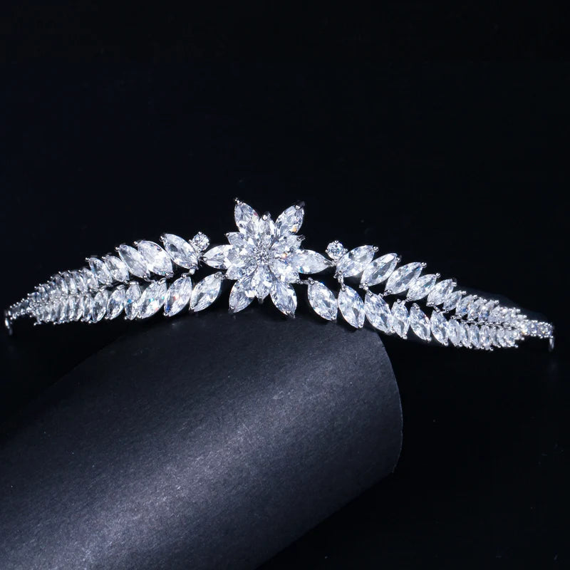 Silver Plated Bridal Luxury Crowns and Tiaras Leaf Flower Shape Spark Cubic Zirconia Wedding Hair Jewelry Accessories for Brides