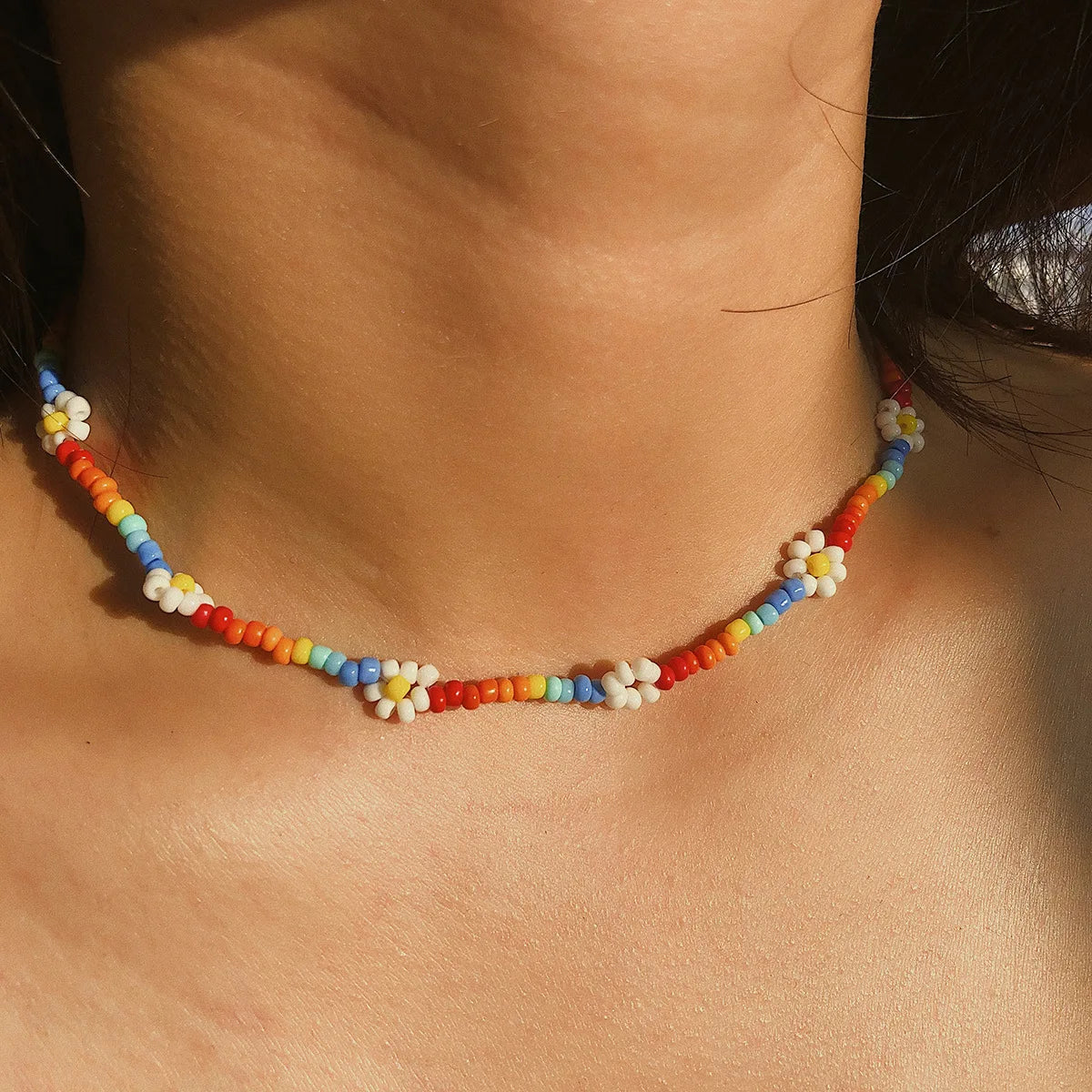 Fashion Bohemian Colorful Bead Chain Necklace Daisy Flower Pendant Necklace Colorful Flower Bead Choker Necklace for Women