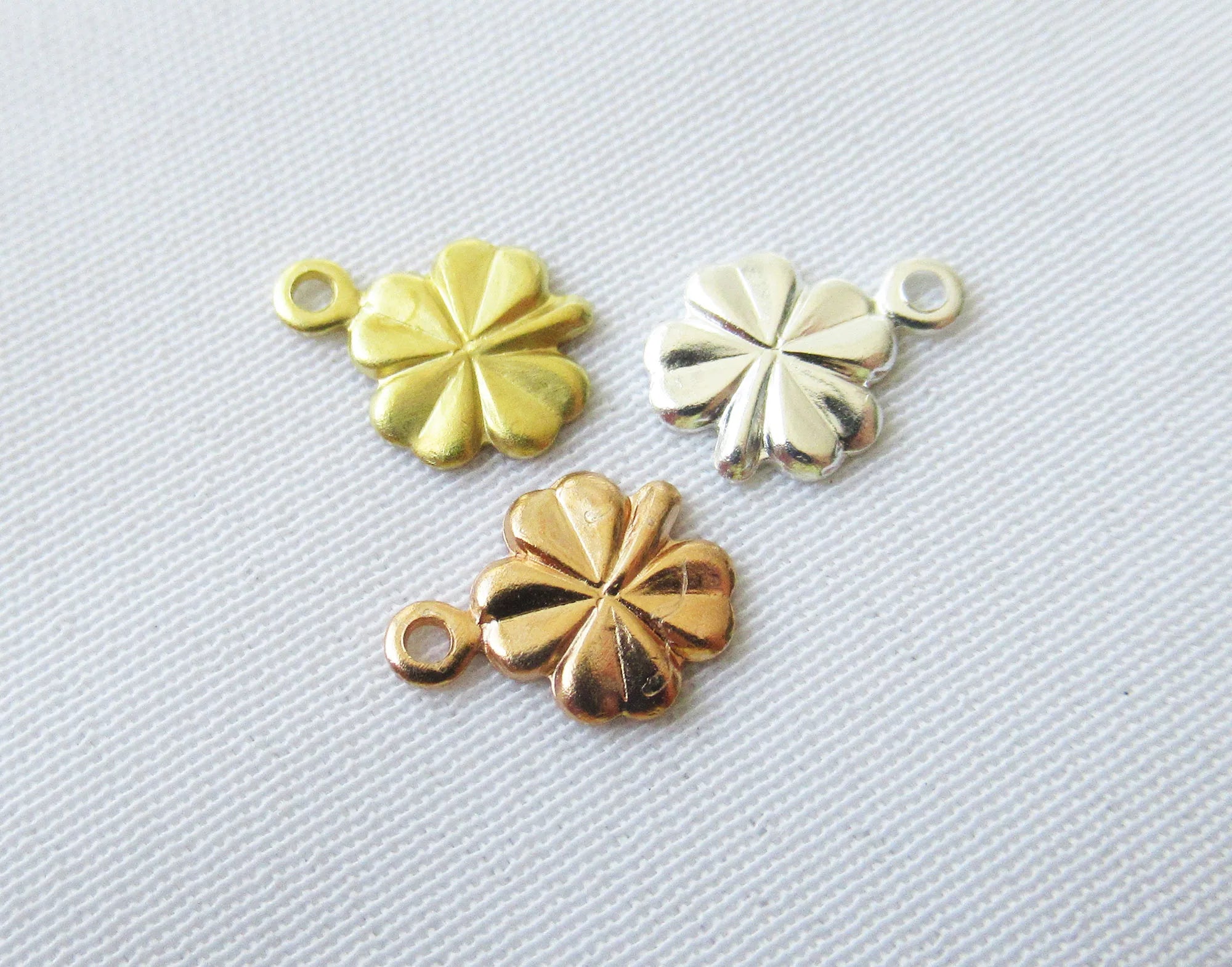 500pcs/pack Tiny Four Leaf Clover End Charm 6mm Brass Findings
