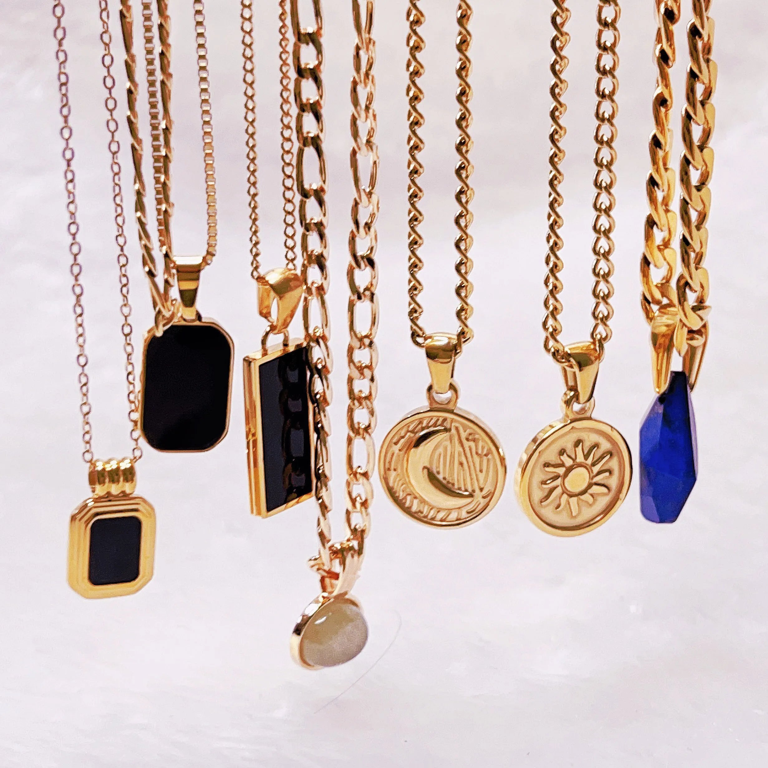 Wholesale Black Agate Aventurine Quartz Pendant Natural Gemstone Necklace Jewelry 18k Gold Plated Stainless Steel Moon Necklace
