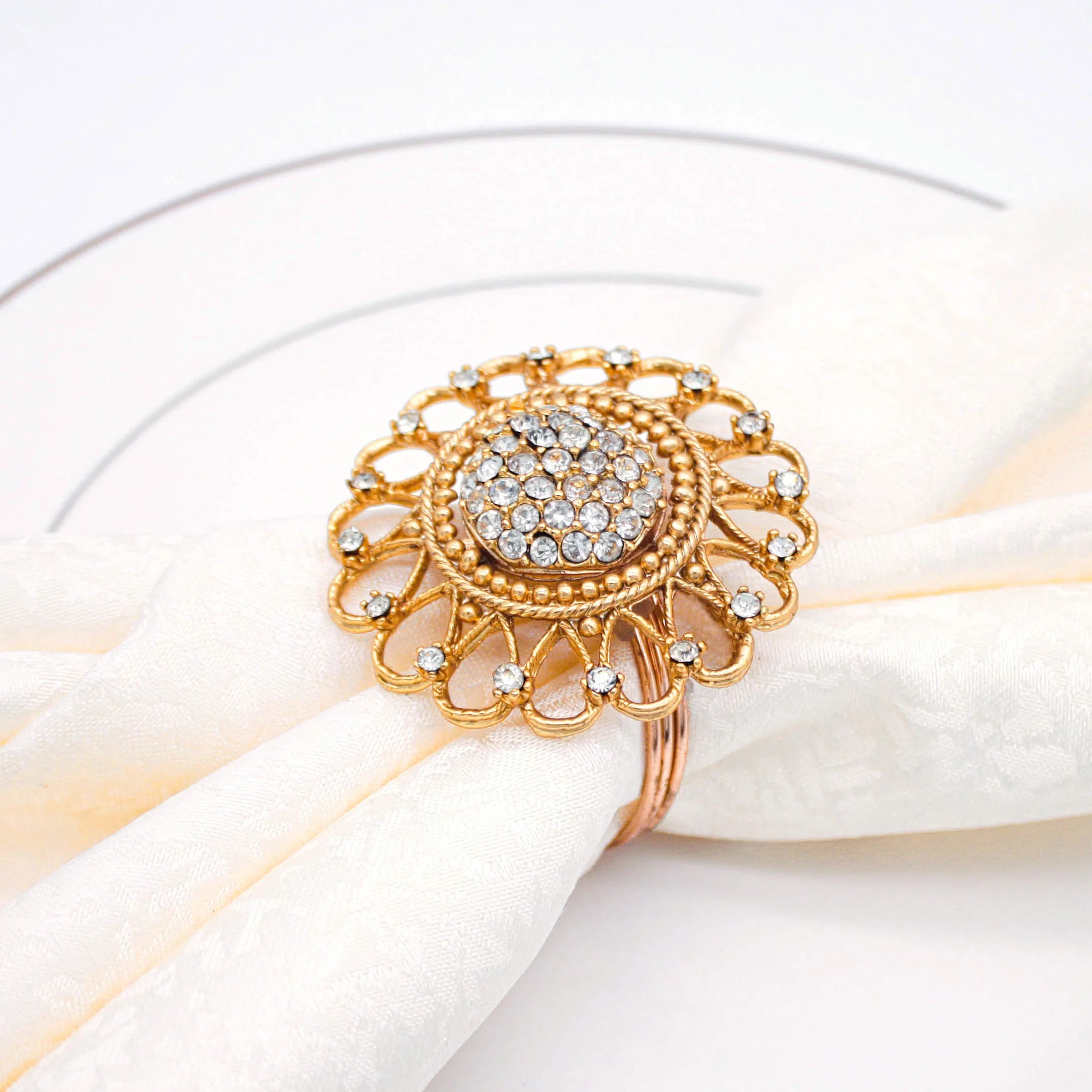 Retro Table Accessories Bead Napkin Holder Rhinestone Sunflower Napkin Rings for Wedding/party/hotel/banquet Decoration