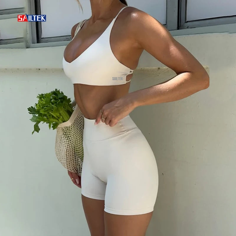 2026 Summer Women Sets Sportswear 2 Piece Short Pants Set for Ladies Custom Gym Fitness Two Piece Bra and Yoga Shorts Set