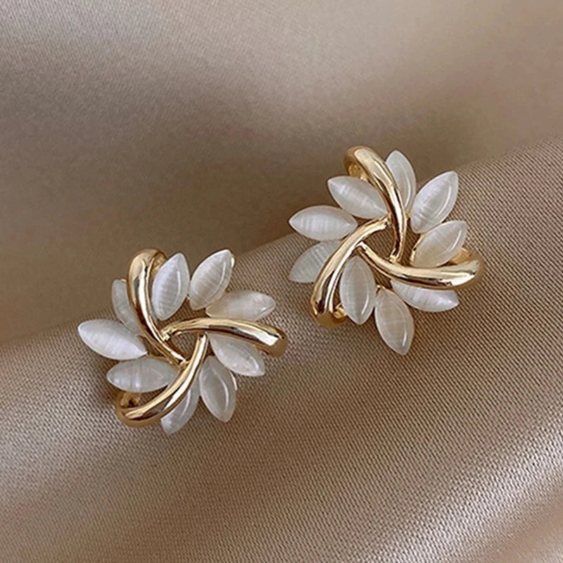 New Arrival Exquisite Silver Needle Opal Earrings Opal Circle Stud Earrings Opal Petal Flower Earrings for Women