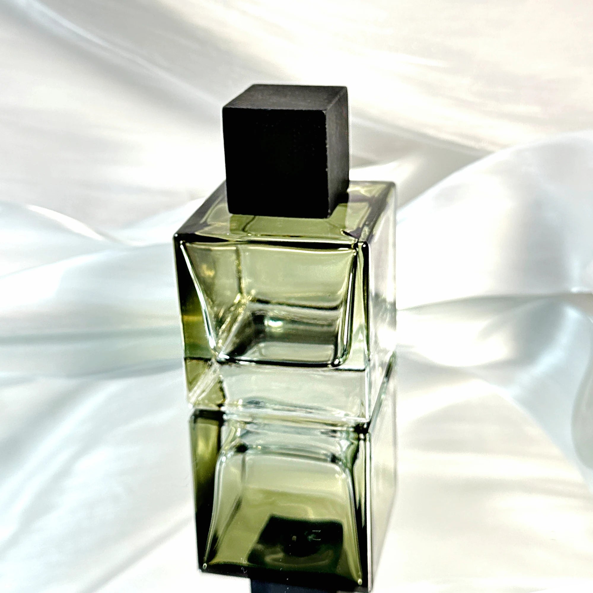 Custom Logo Luxury Empty Square Green Perfume Bottle 30ml 1oz Glass Bottle Free Sample Provide