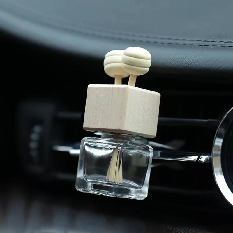 Promotional Gift Perfume Glass Bottle Plug Aromatherapy Car Air Freshener Essential Oil Diffuser Car Perfume Bottle With Clips