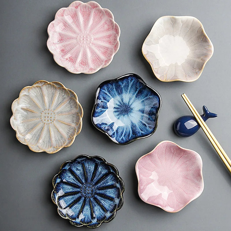 Hot Sale 4.5 Inch Flower Plate Unique Colored Glazed Ceramic Soy Sauce Bowl Eco-Friendly for Restaurant and Party Use