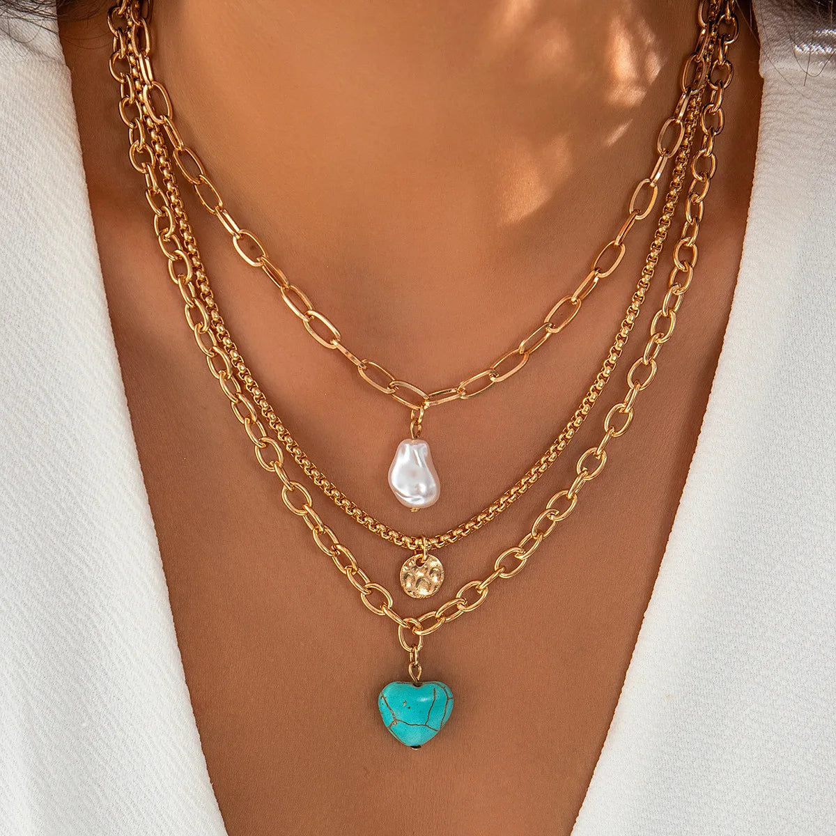 2023 New Arrival Fashion Jewelry European Baroque Pearl Necklace Women's Vintage Turquoise Love Heart Boho Necklace