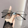 Fashionable Round Metal Frame Women Oversized Photochromic Anti Blue Light Lenses Optical Women Spectacle Cat Eye Eyeglasses