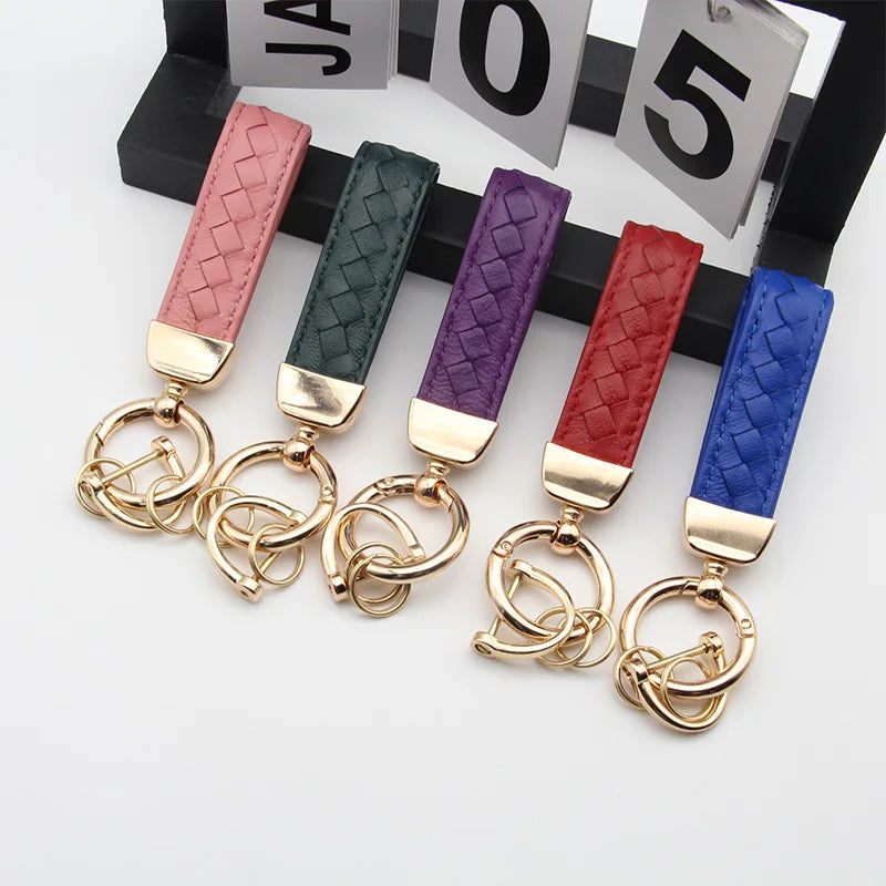 Hand Woven Cutis Vera Car KeyChain  Metal 360 Degree Rotating Horseshoe Buckle Key Chain for Men Gift Leather Key Chain