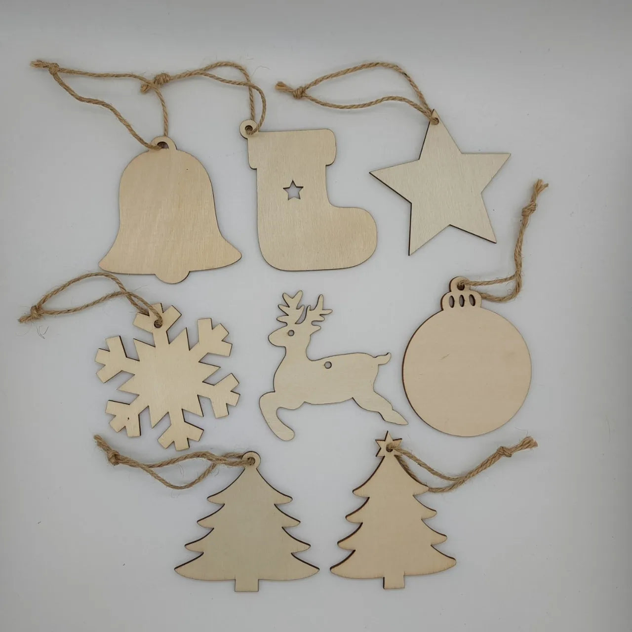 High Quality DIY Unfinished Christmas Wooden Ornaments Hanging Embellishments Crafts for Festive Home Decor