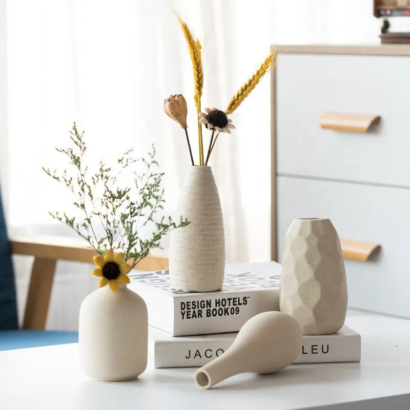 Modern Cheap Mini Flower Vase Home Decoration White Rustic Modern Ceramic Vase