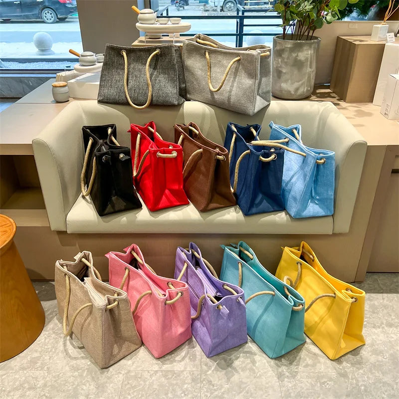 New Design Large Capacity Canvas Bag Women Lightweight Handbag Fashion Tote Bag for Travel  Office