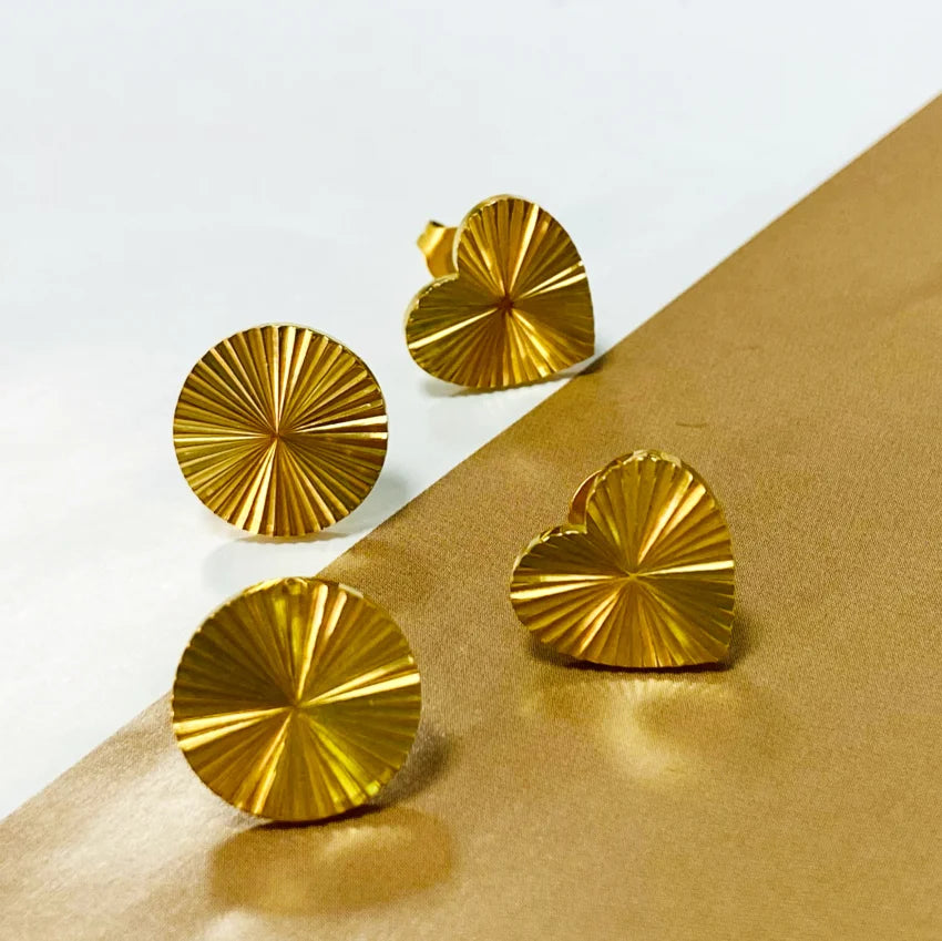New Arrival Minimalist Woman Jewelry 18K Gold Plated Round Earrings Stainless Steel Sun Shape Heart Ear Stud Earrings