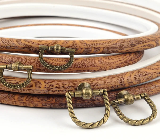 Charmkey Wholesale 4 Inch Bamboo Embroidery Hoops Round Wooden Circle Cross Stitch Hoop for Art Craft
