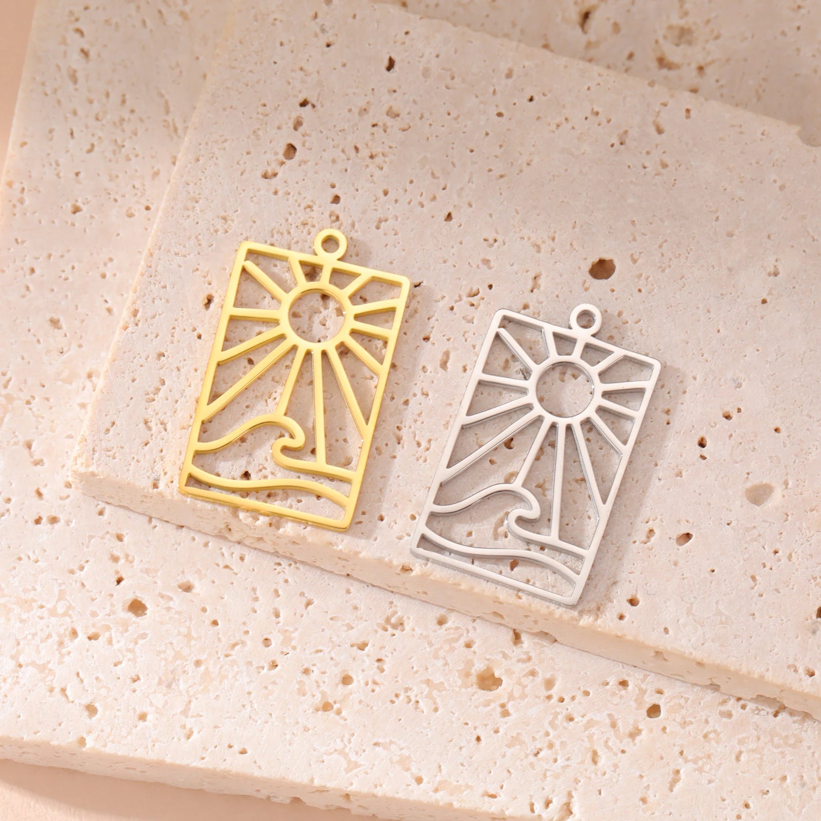 Wholesale Stainless Steel Square Pendant Gold Color Hollow Sun Shine Charm Jewelry Accessories for Necklace Bracelet Earring