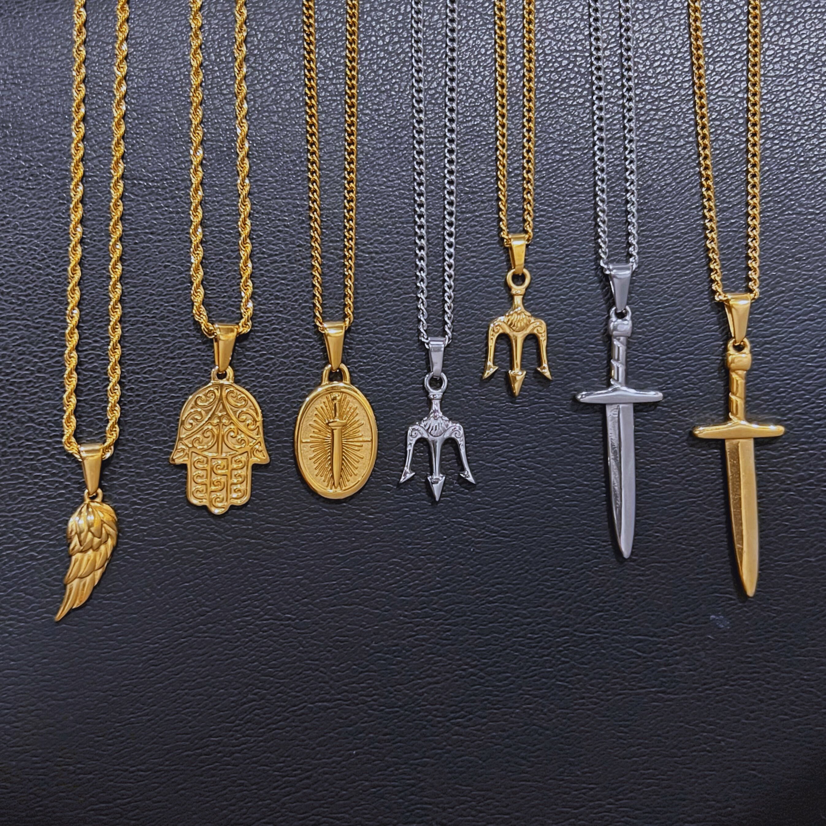 UK Hot Angel Wing Pendant 18k Gold Plated Greek Jewelry Sword Necklace Men Poseidon Necklace Stainless Steel Necklace Trident