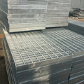 Modern Carbon Steel Grating Hot Dip Galvanized for Anti-Corrosion in Sports Venues and Building Applications Floor/Walkway Use