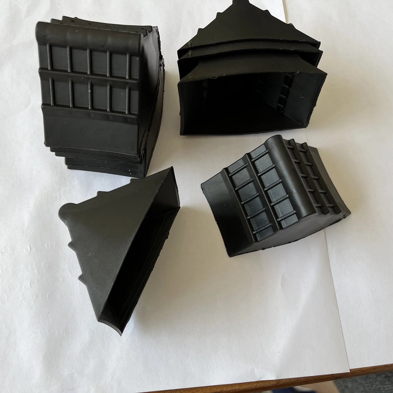 Plastic Corner Spacers to Ptotect Furniture Fram Glass 18-36MM Aluminum Edge Plastic Corner Protector