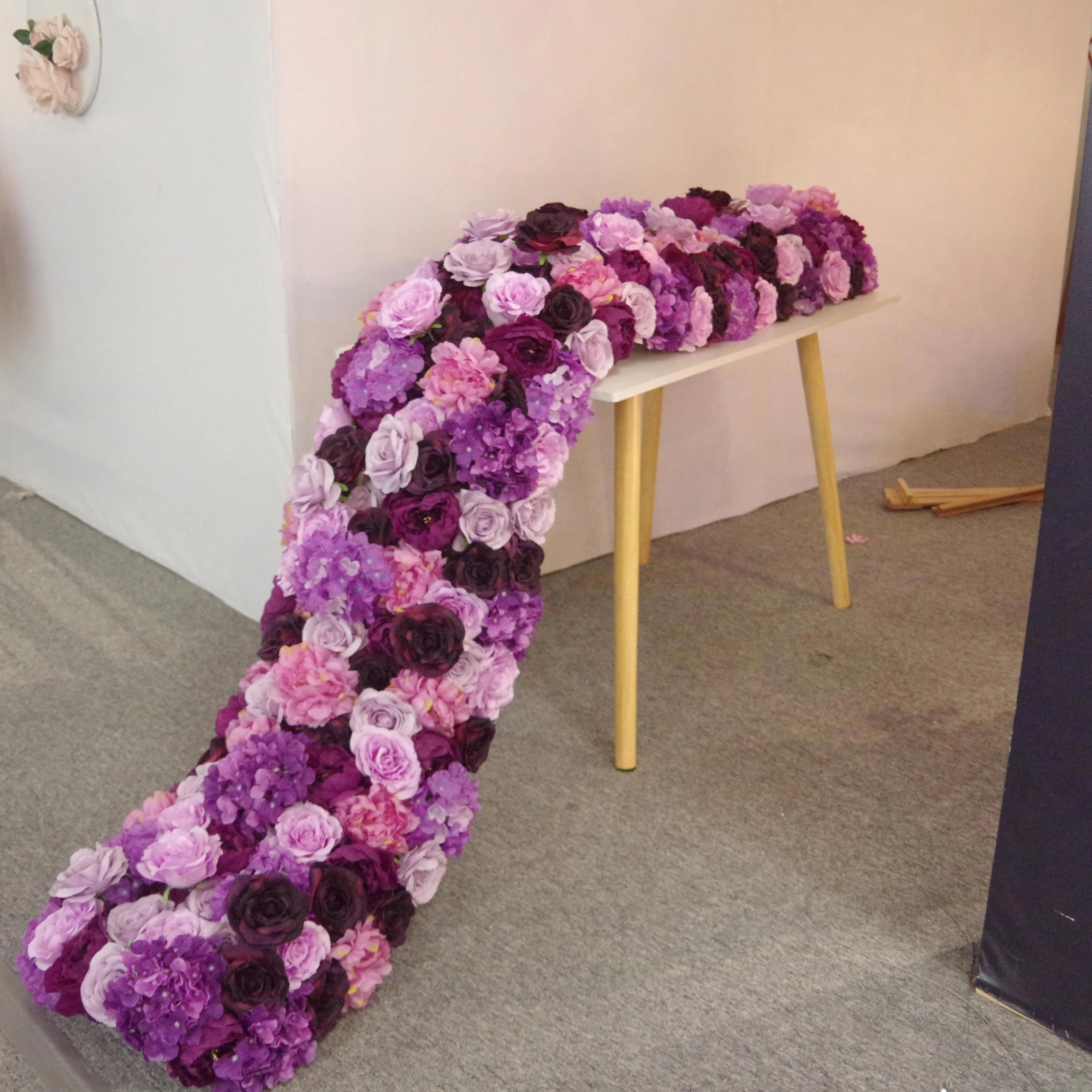 OEM Customized Artificial Length 1m 2m Silk White Rose Peony Wedding Runner Table Flower Row for Decoration