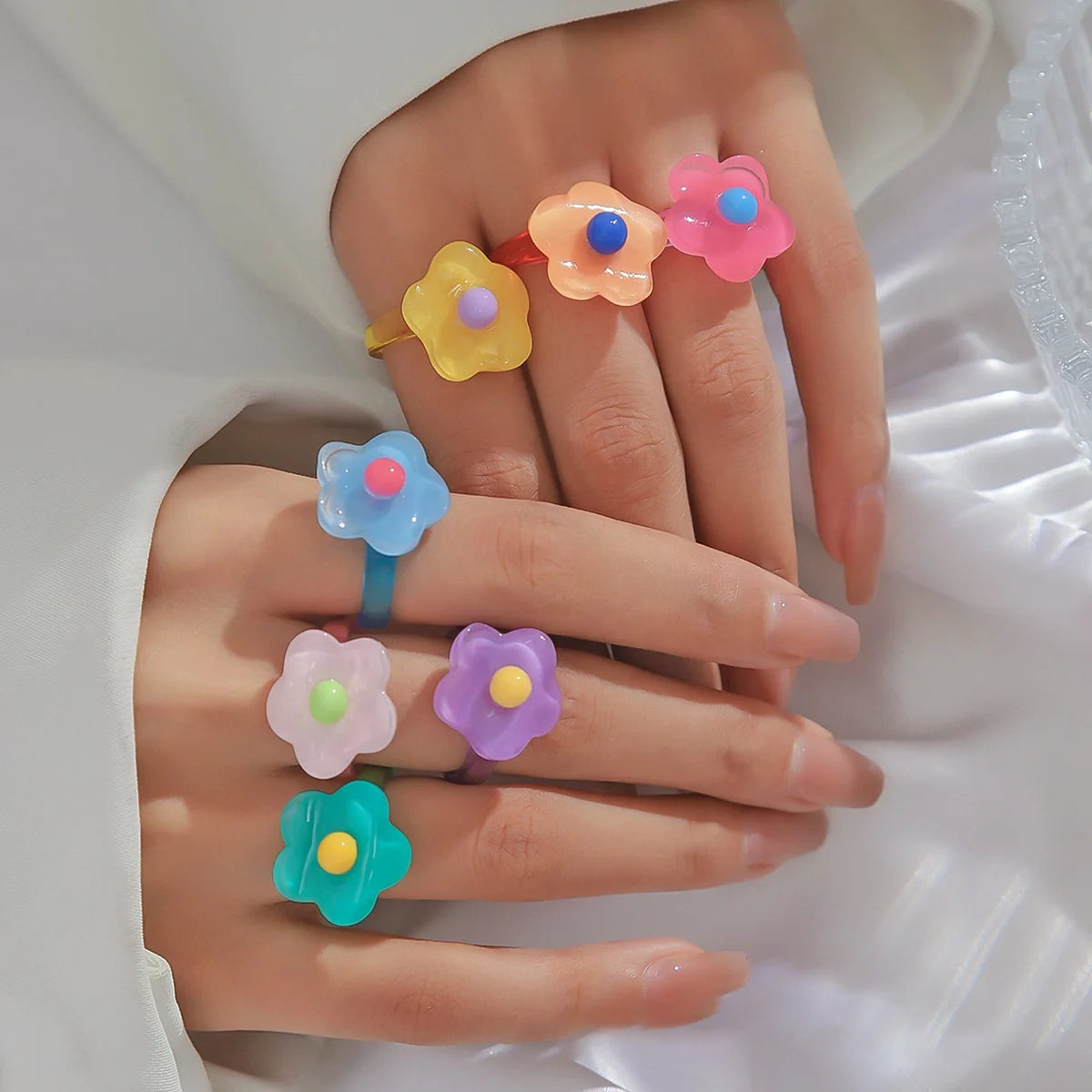 Summer New Arrival Fashion Ring Jewelry Colored Resin Cute Flower Ring for Women
