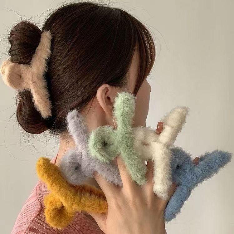Autumn and Winter Wholesale Plush Grabbing the Back of the Head Hair Card Korean Cute Shark Chip Jewelry Hair Accessories