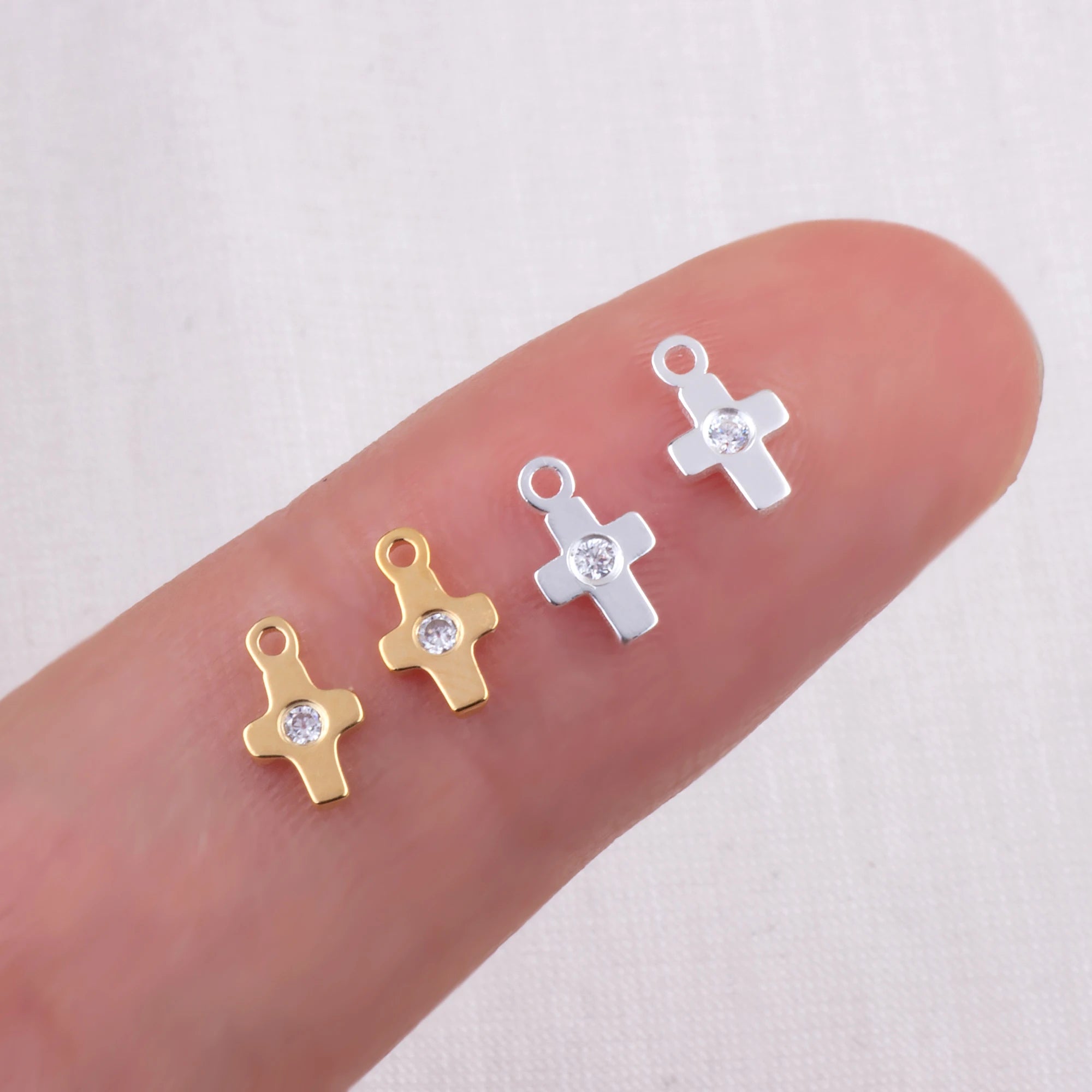 Cute Jewelry Findings Components 14K Gold Filled Tiny Cross Charm Inlaid Zircon Pendant for DIY Bracelet Necklace Jewelry Making