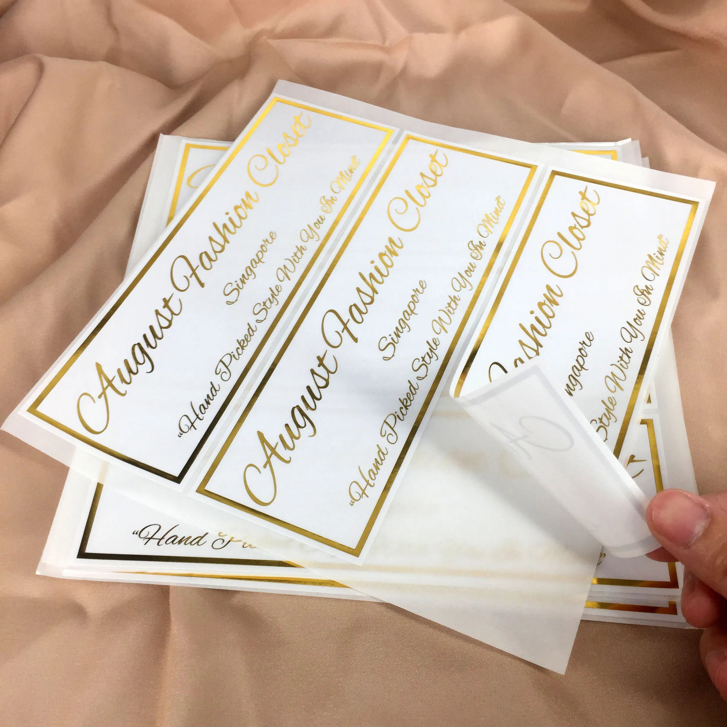 Custom Promotional Sticker for Packing Gifts Logo Printed Die Cut Luxury Gold Foil Logo Self Adhesive Packing Label