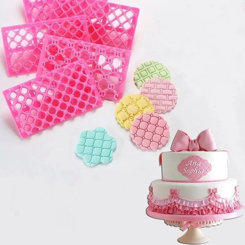 1pcs Plastic Cute Icing Embossing Decoration Cutter Cake Bakeware Cake Embosser Flower Cookie Cutters DIY Fondant Biscuit Molds
