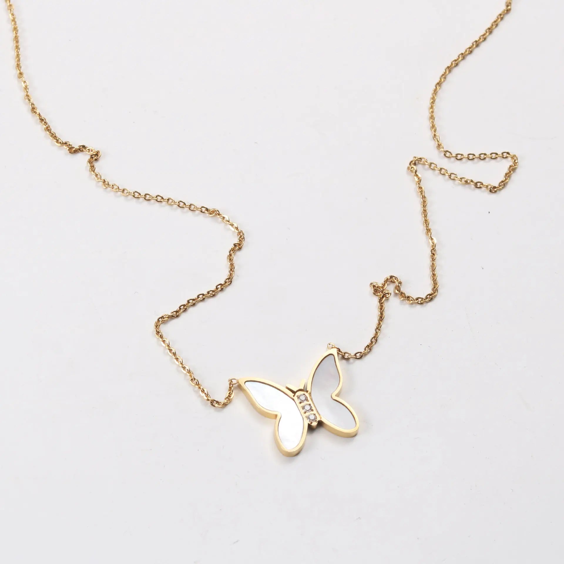 Fenny 18K Gold Plated Non Tarnish Dainty Zircon Shell Butterfly Pendant Necklace Stainless Steel Jewelry Wholesale