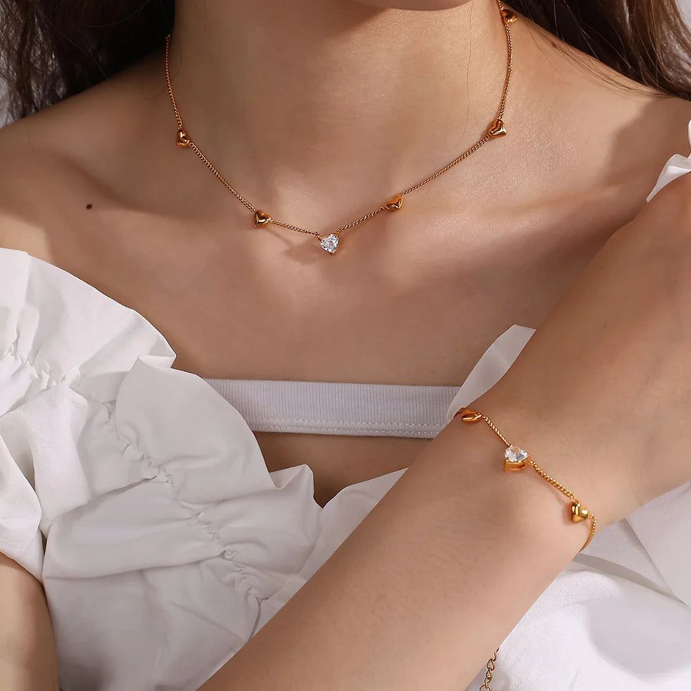 YF6351 New Stainless Steel Simple Jewelry Set 18k Gold Plated Heart Shaped Necklace Love Zircon Pendant Bracelet