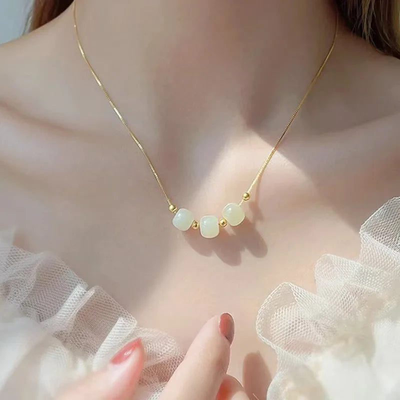 2021 New Fashion Natural Stone Pendant Necklace for Women Charms Beaded Jewelry Jade Necklace