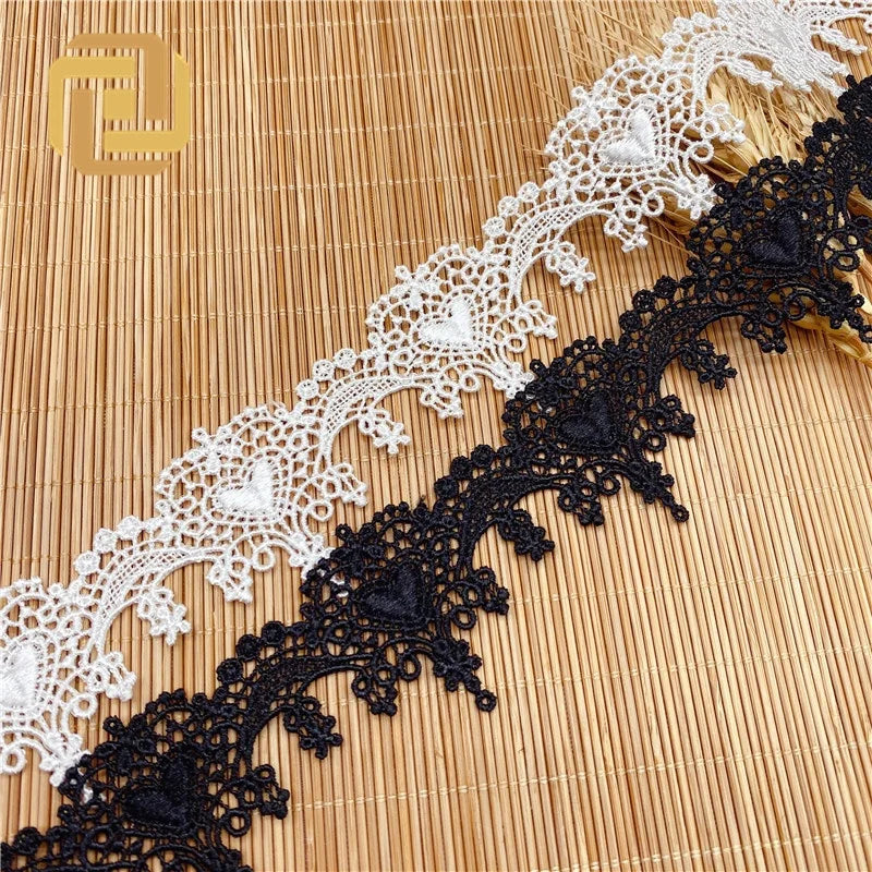 100% Polyester Lace Trim Wholesale Clothing Sewing Lace Accessories Water-soluble Embroidery Heart-shaped Lace