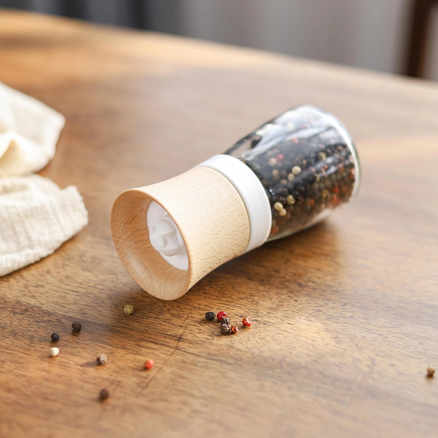 New Kitchen Tools Portable Beech Wood Spice and Herb Mill Manual Salt and Pepper Grinder
