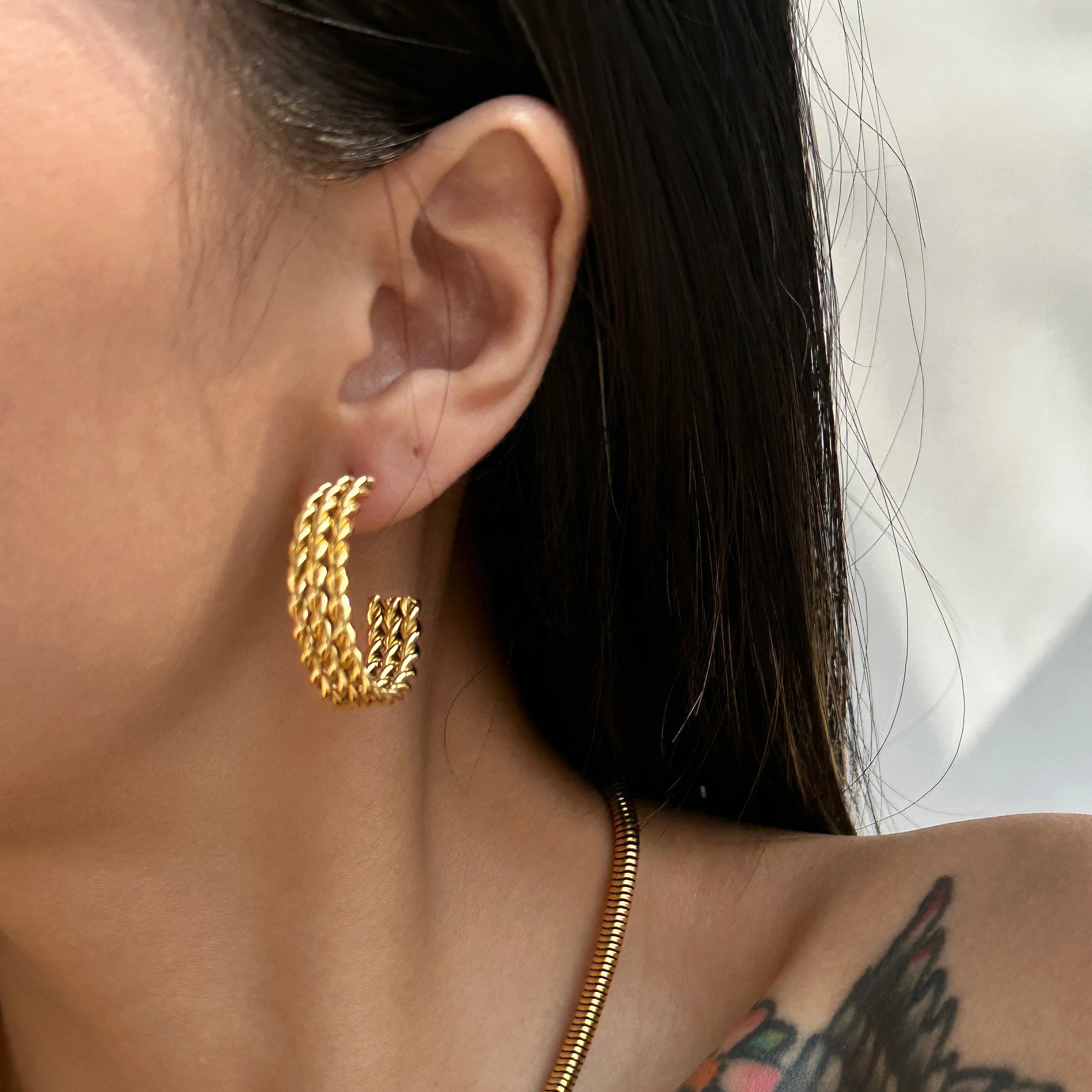 2024 Dazan New 18k Gold Plated Unique Hypoallergenic Stainless Steel Vintage Super Shine Three Layer C Twist Earrings for Women
