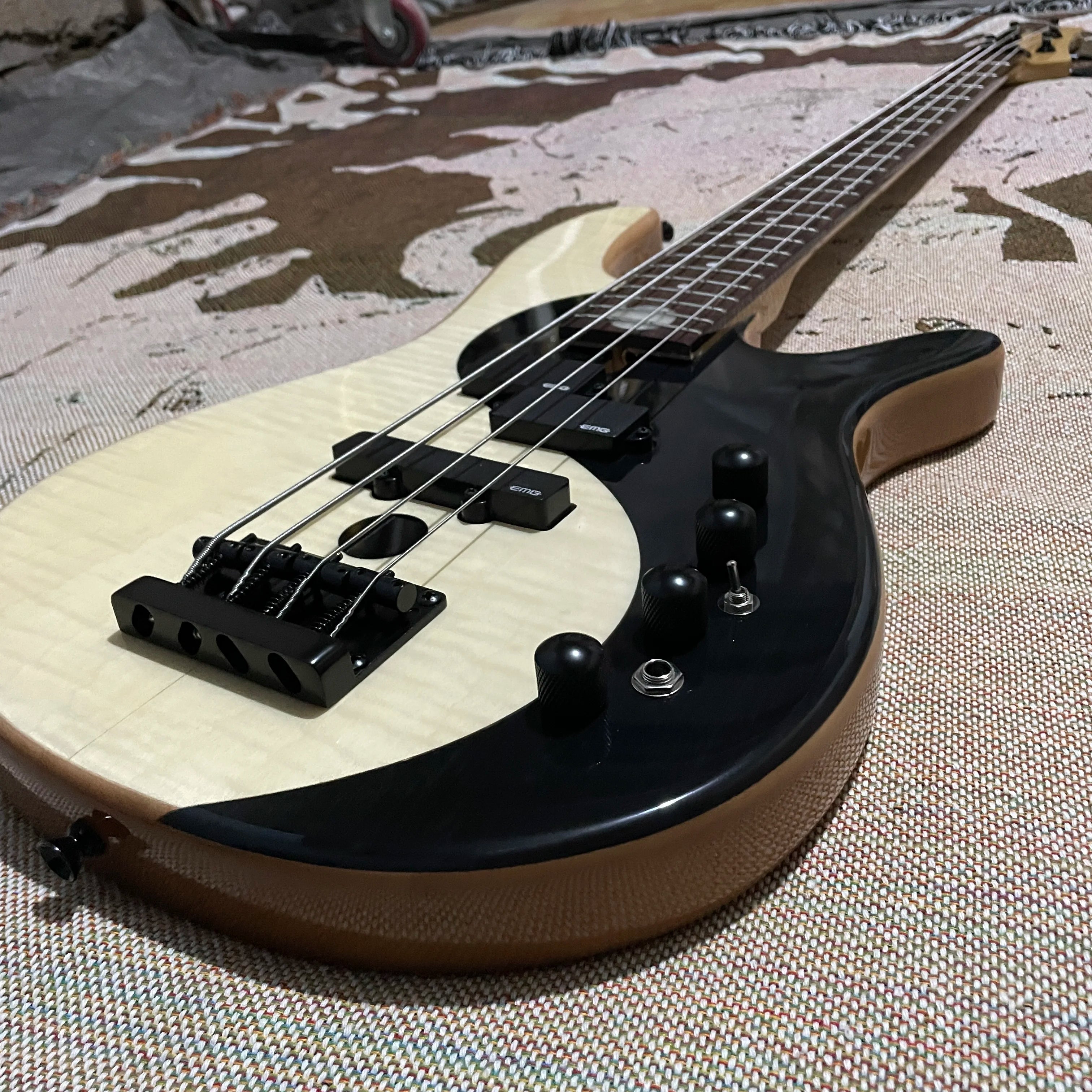 4-string Butterfly-Bass Split Connection Yin and Yang Face Body Basswood EMG Bass
