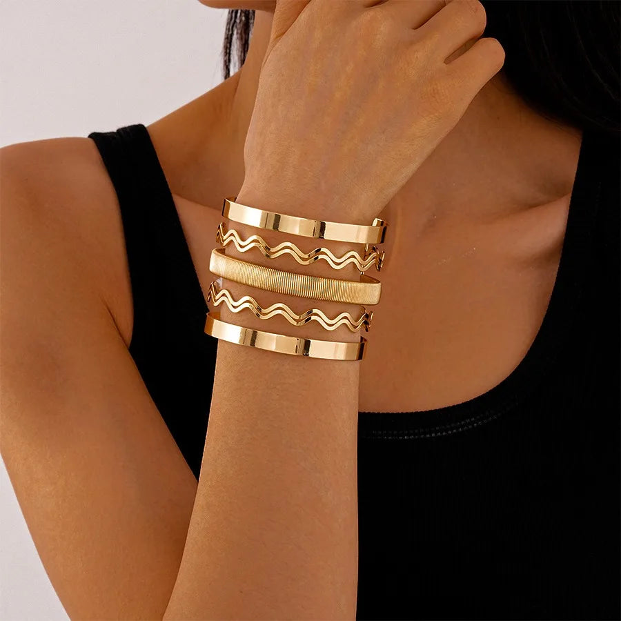 High-End Women's Jewelry Simple Geometric Wave Open Bangle Metal Layered Minimalist Unique Chic Trendy Style Chunky Bracelet
