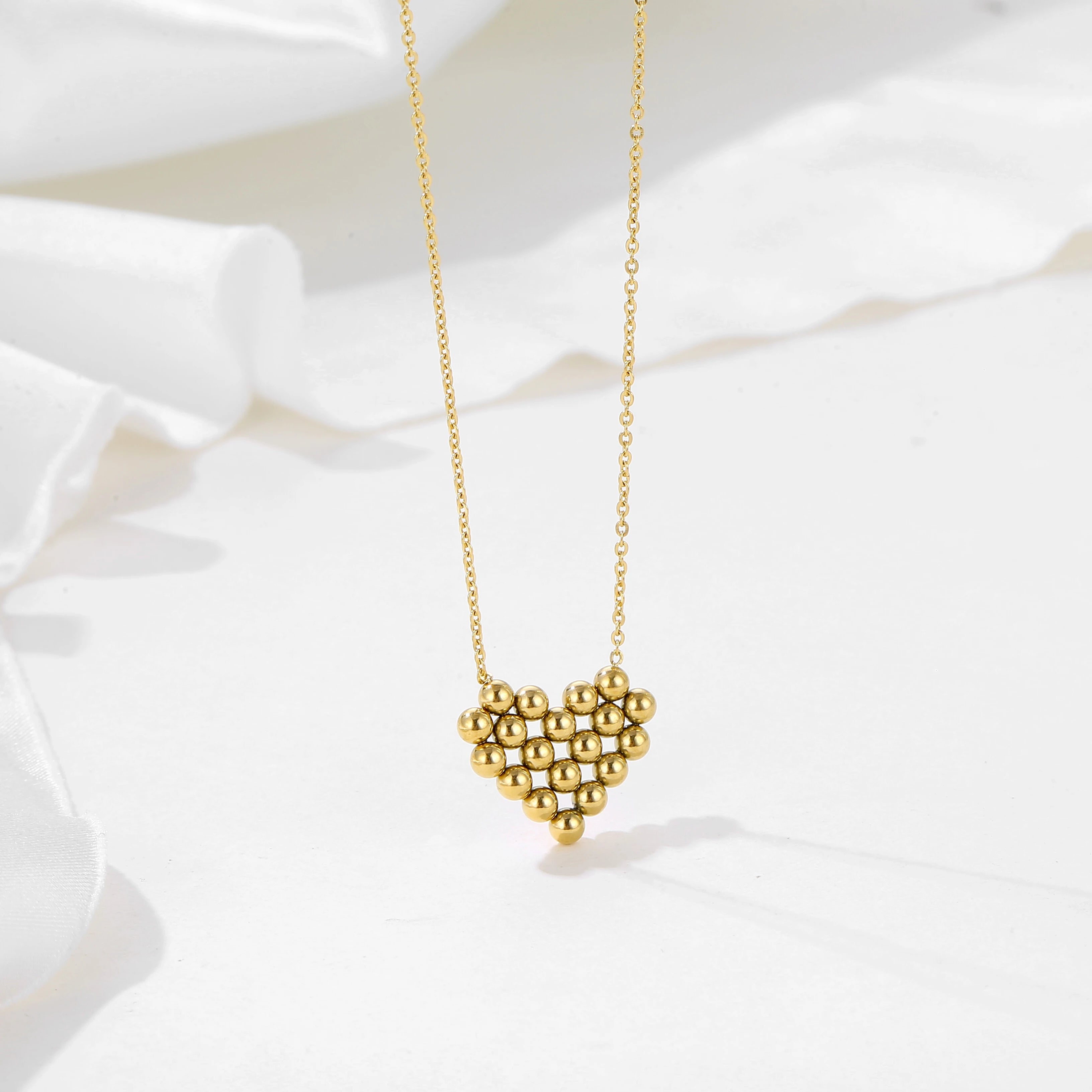 Wholesale Accessories Women Jewelry Beads Small Gold Balls Heart Pendant Stainless Steel Waterproof 18k Gold Plated Necklace