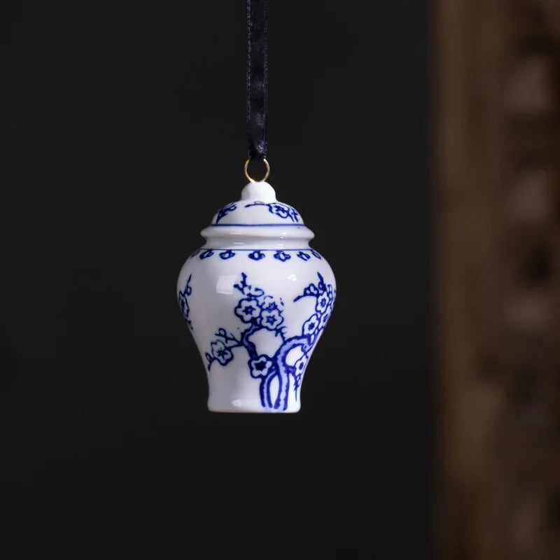 Antique Blue and White Traditional Porcelain Flower Vase Home Decor Chinese Style Tabletop Small Vase Wholesale