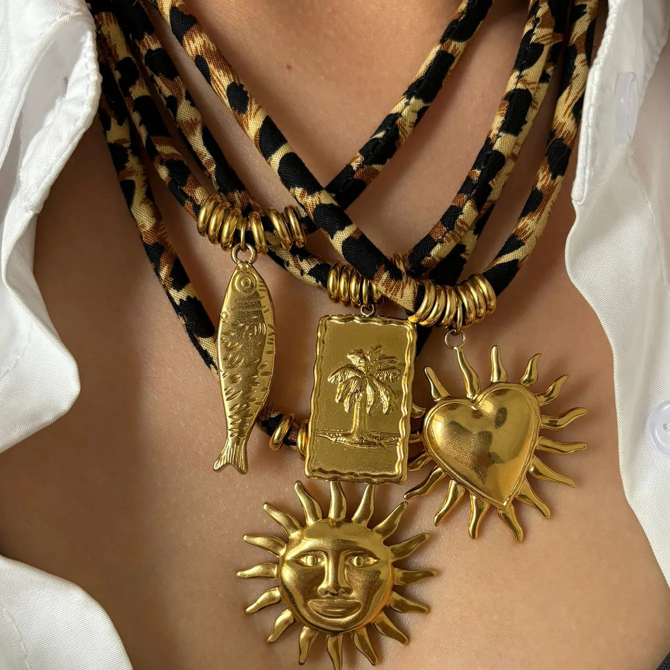 Vintage Leopard Stainless Steel Waterproof 18k Gold Plated Shell Sunflower Pendant Charm Necklace Women Fashion Necklace Jewelry