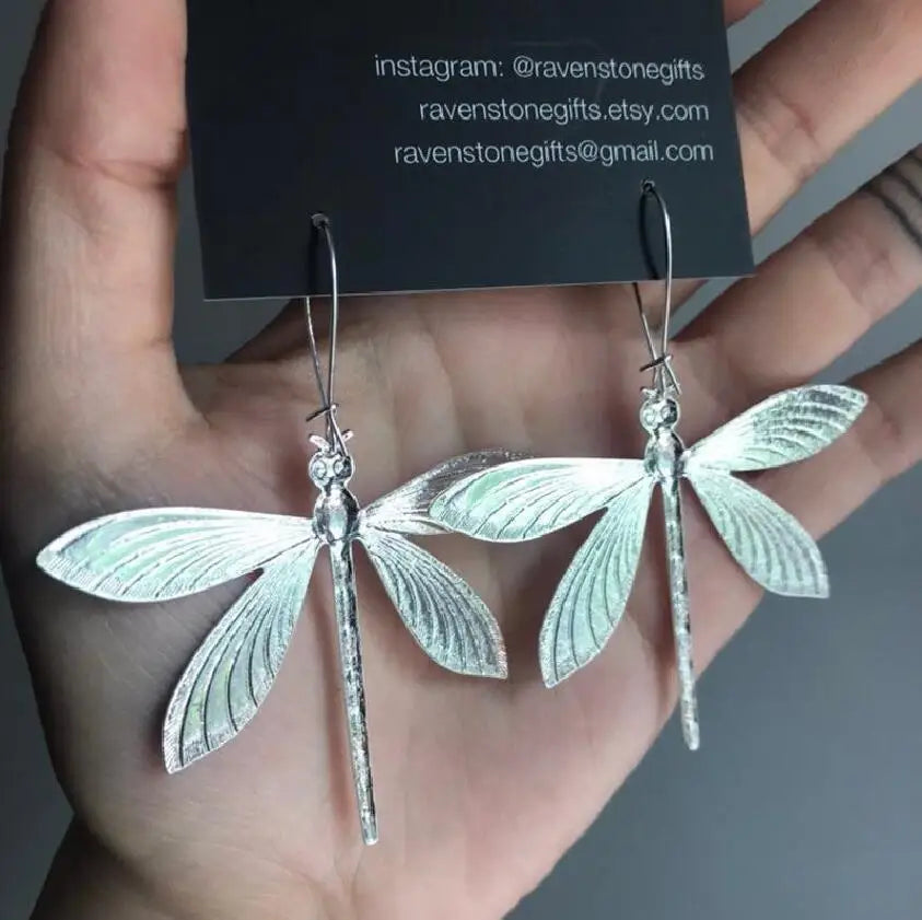 Wholesale Fashion Retro Gold Silver Dragonfly Pendant Earrings Delicate Large Flying Dragon Hoop Earrings for Women Girls